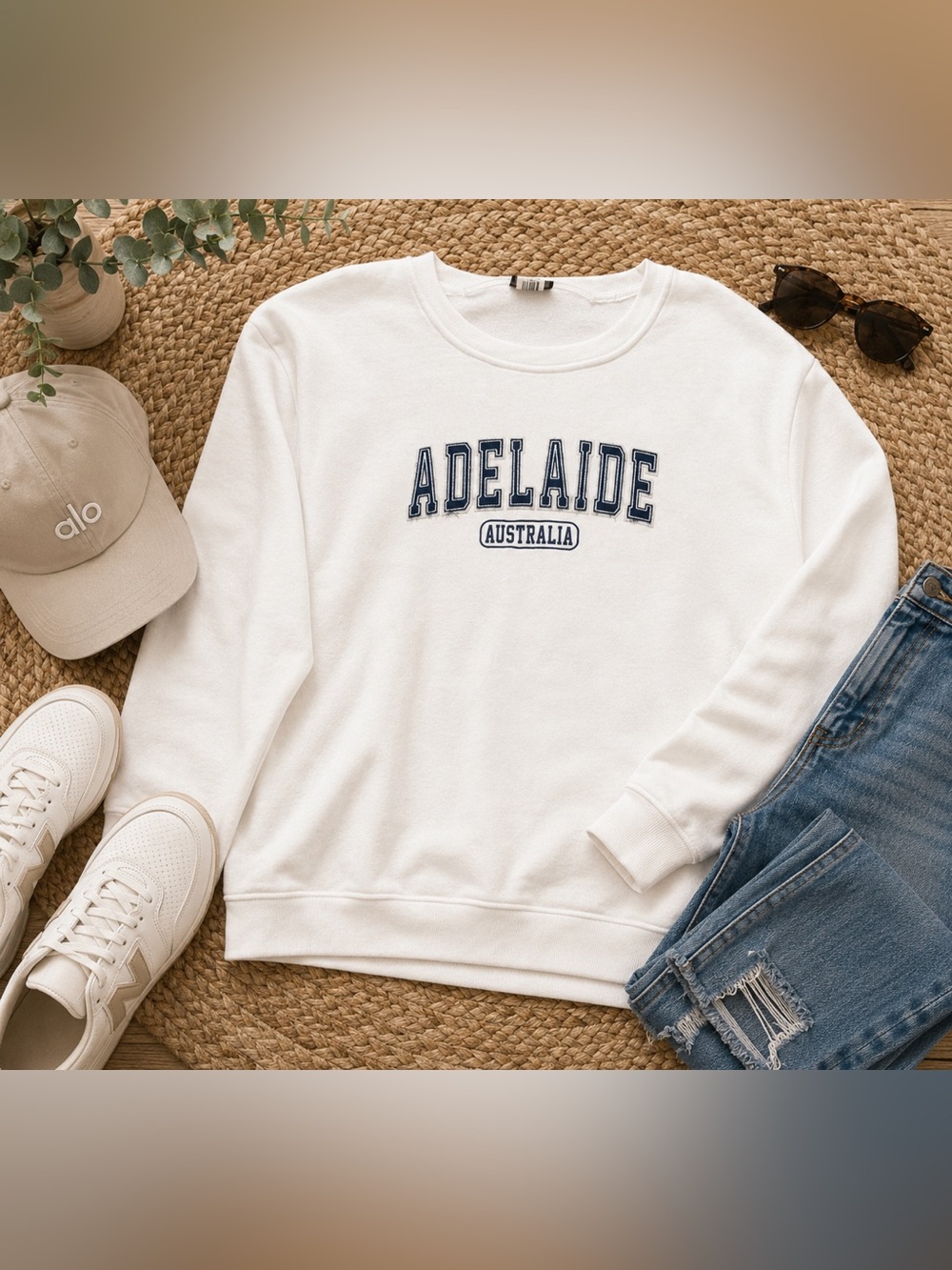 Adelaide Australia Collegiate Graphic Crewneck Sweatshirt XL White Navy Travel